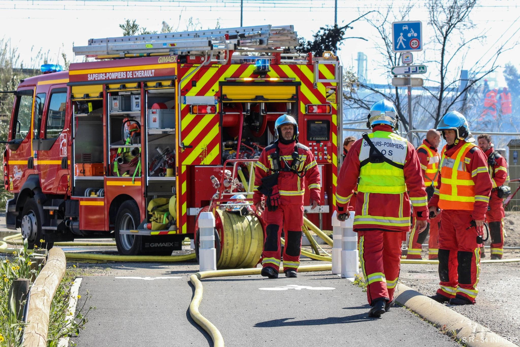 SÈTE : Un incendie spectaculaire mobilise 60 pompiers.